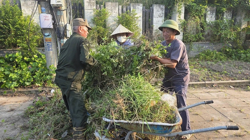 Người cao tuổi Quảng Ninh tích cực tham gia bảo vệ môi trường biển