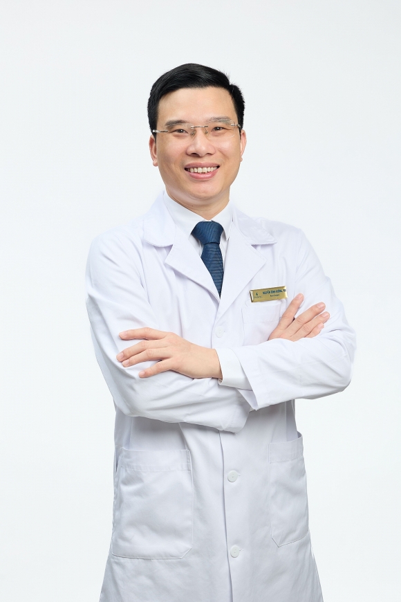 BSCKII Nguyễn Đình Hưởng - Bác sĩ Ngoại Thần kinh, Vinmec Times City - có nhiều năm kinh nghiệm trong lĩnh vực phẫu thuật sọ não và cột sống