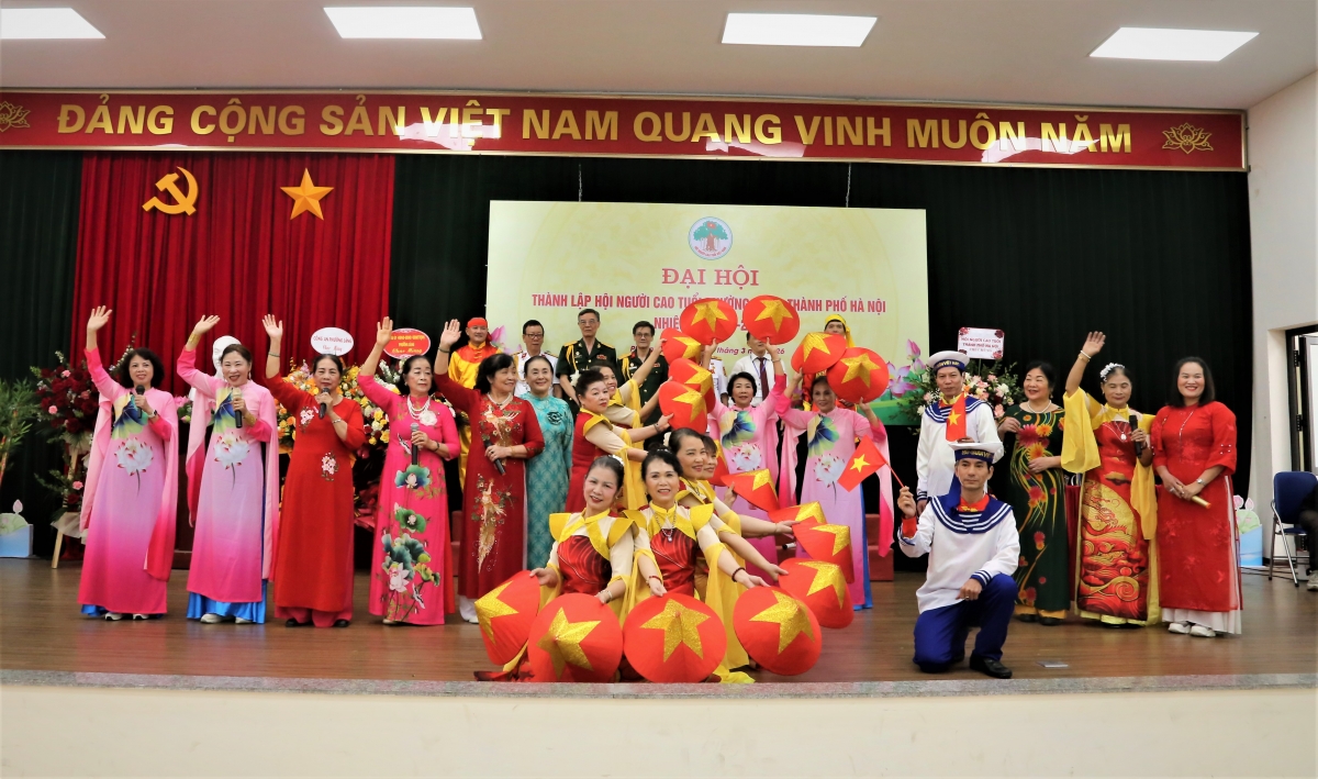 Tiết mục văn nghệ chào mừng Đại hội