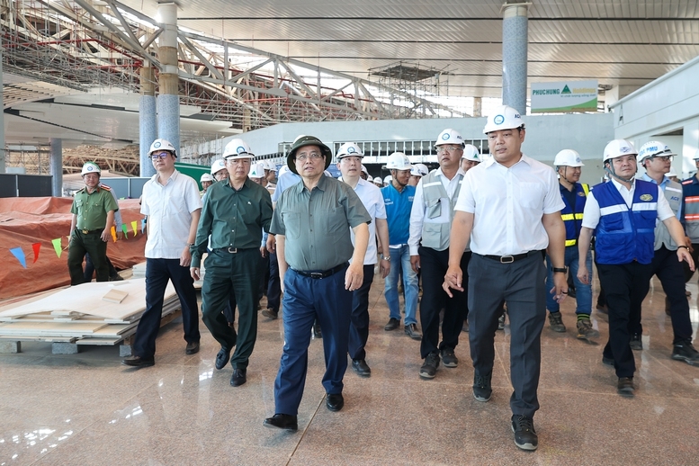 Thủ tướng Chính phủ Phạm Minh Chính kiểm tra tình hình, tiến độ xây dựng Cảng hàng không quốc tế Long Thành, tỉnh Đồng Nai.