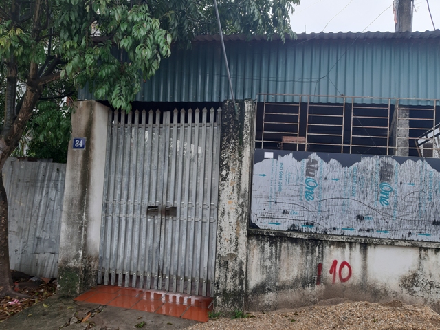 Căn nh&agrave; cấp 4 b&agrave; H&ograve;a x&acirc;y dựng từ năm 2003 &ndash; 2004 để ở