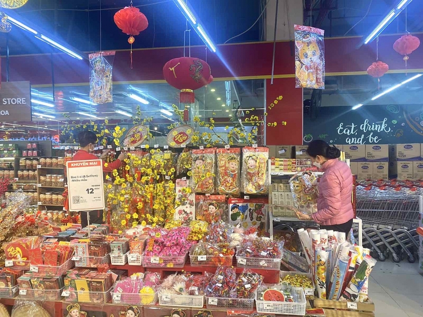 Gian hàng đồ trang trí Tết bắt mắt tại WinMart Times City