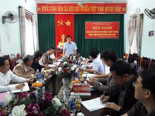 Đồng chí Bí thư huyện ủy Nguyễn Quốc Tiến làm việc tại xã Trường Sơn về tiến độ xây dựng xã nông thôn mới kiểu mẫu năm 2020