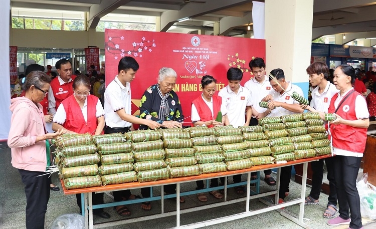 Ngày hội “Tết Nhân ái” Xuân Quý Mão dành cho 200 bà con có hoàn cảnh khó khăn