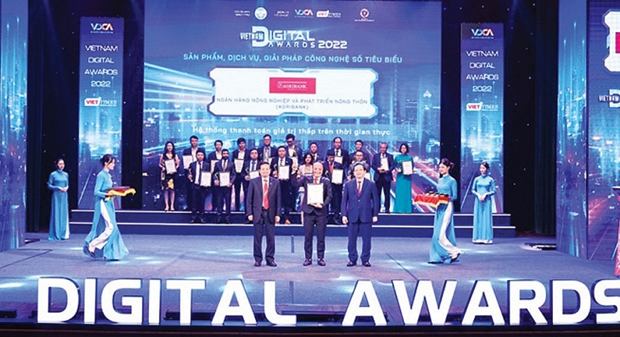 Agribank nhận giải thưởng sản phẩm dịch vụ, giải pháp  công nghệ số tiêu biểu năm 2022.
