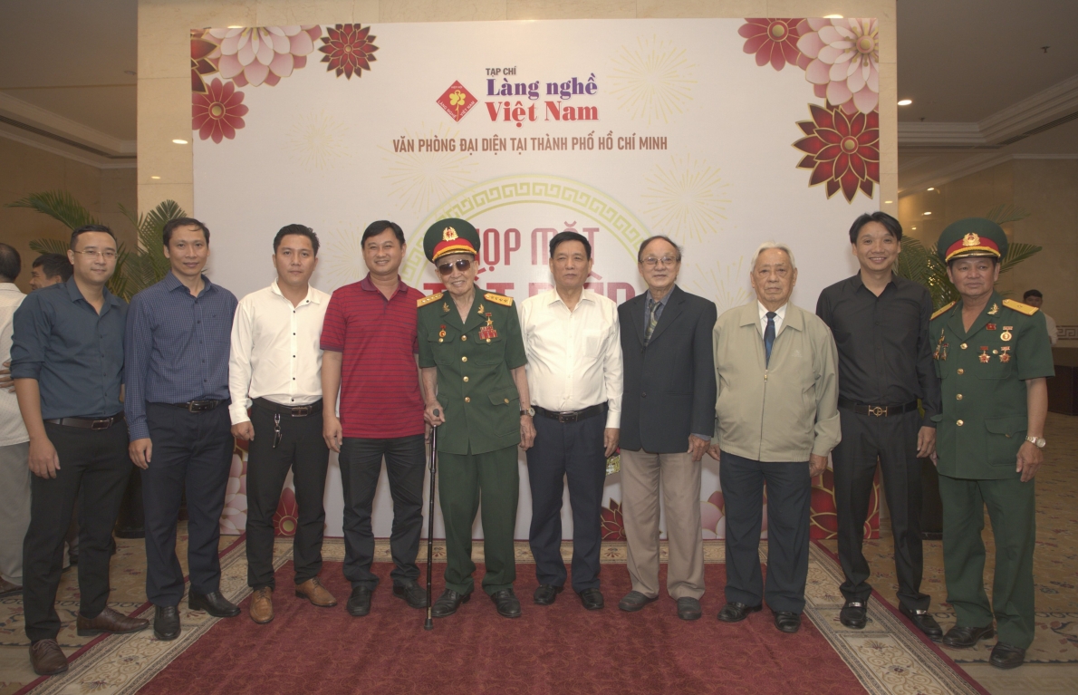 Văn phòng đại diện Tạp chí Làng nghề Việt Nam tại TP Hồ Chí Minh họp mặt cuối năm