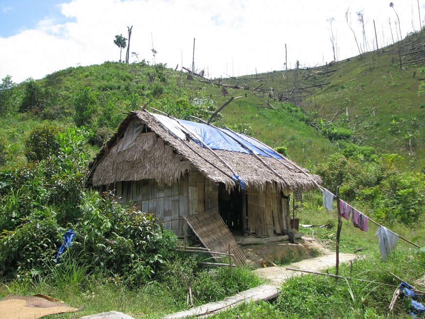 Cuộc chuyển cư  ở ngôi làng “trời đánh”