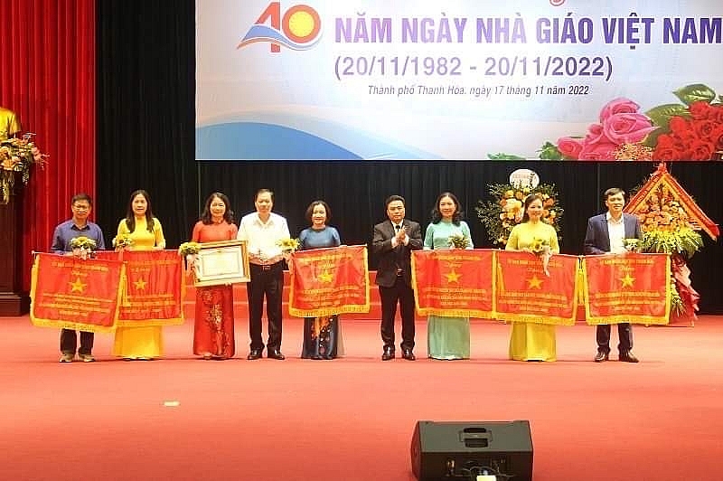 Nâng cao chất lượng giáo dục toàn diện, xứng danh đơn vị anh hùng