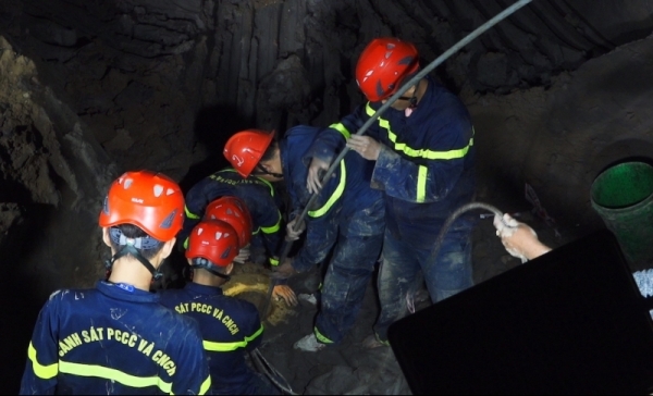 Ai trả kinh phí vụ giải cứu cháu bé bị lọt vào ống cọc bê-tông ở Đồng Tháp?