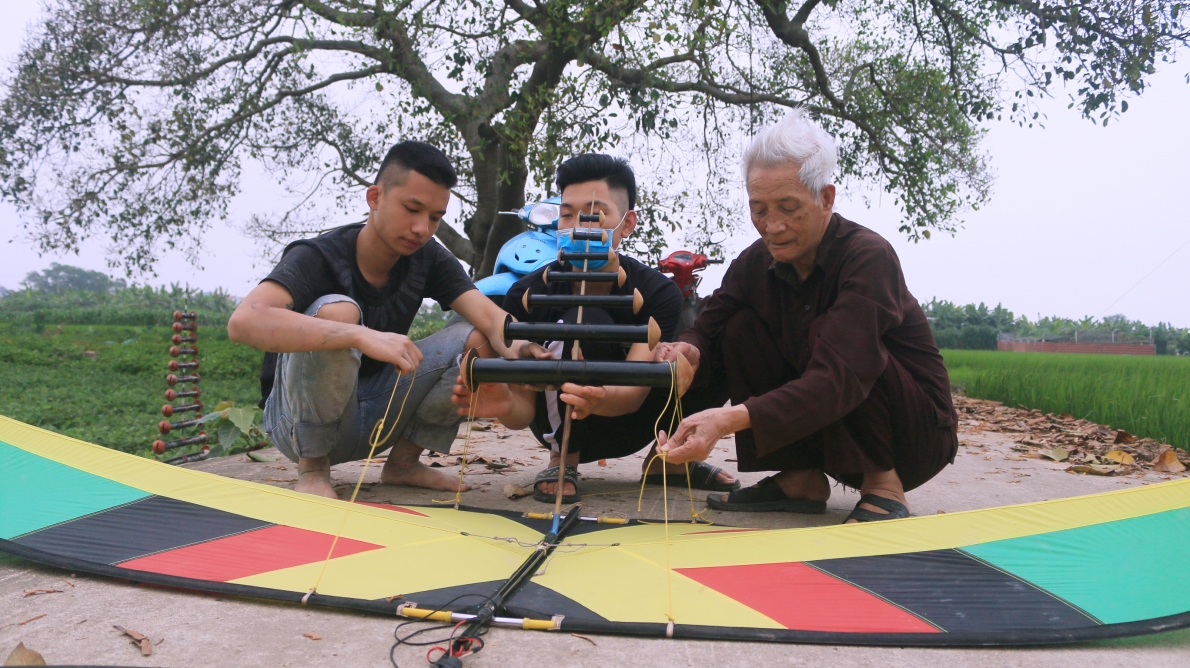 Nghệ nhân già miệt mài gìn giữ thú chơi diều sáo