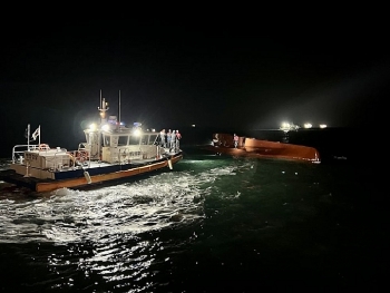 Chưa công bố danh tính nạn nhân trong vụ lật tàu đánh cá ở Hàn Quốc