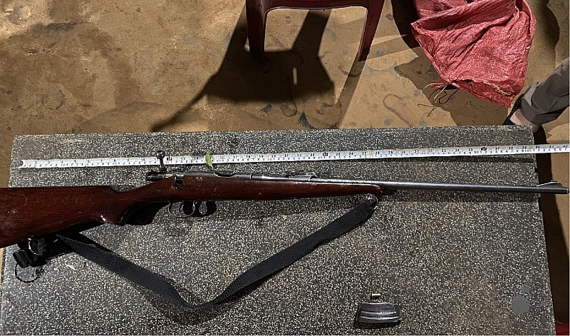 Khẩu súng đối tượng Lộc dùng để gây án được thu giữ