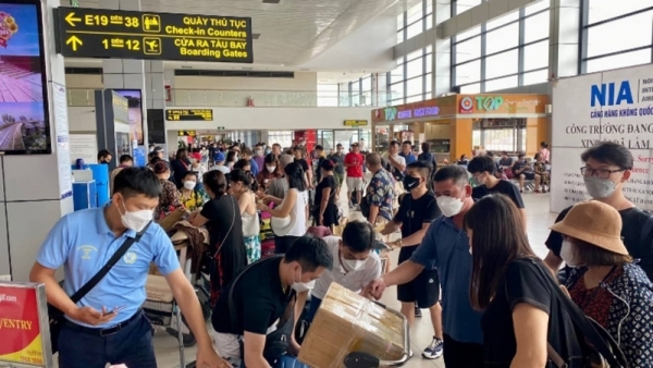 Cục Hàng không yêu cầu xử lý nghiêm đại lý bán vé máy bay vượt giá trần