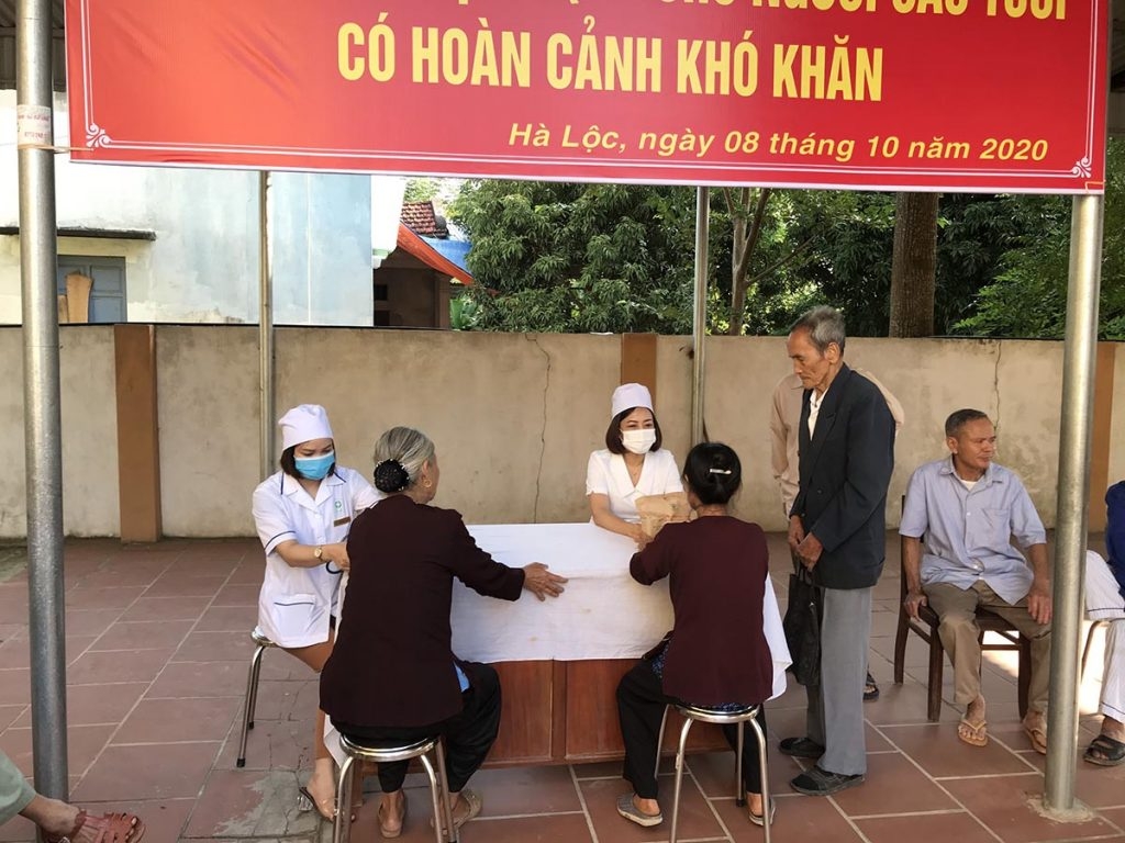 Khám sức khỏe cho NCT xã Hà Lộc, thị xã Phú Thọ, tỉnh Phú Thọ