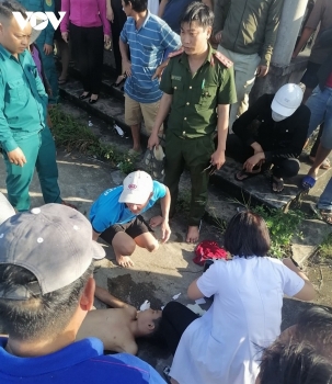Đà Nẵng: 3 cán bộ Công an cứu sống bé trai 12 tuổi bị đuối nước