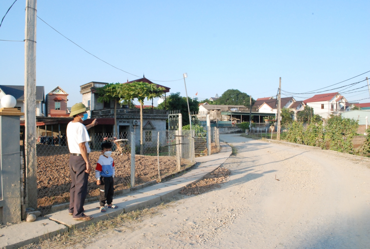 NCT tích cực hiến đất làm đường xây dựng nông thôn mới