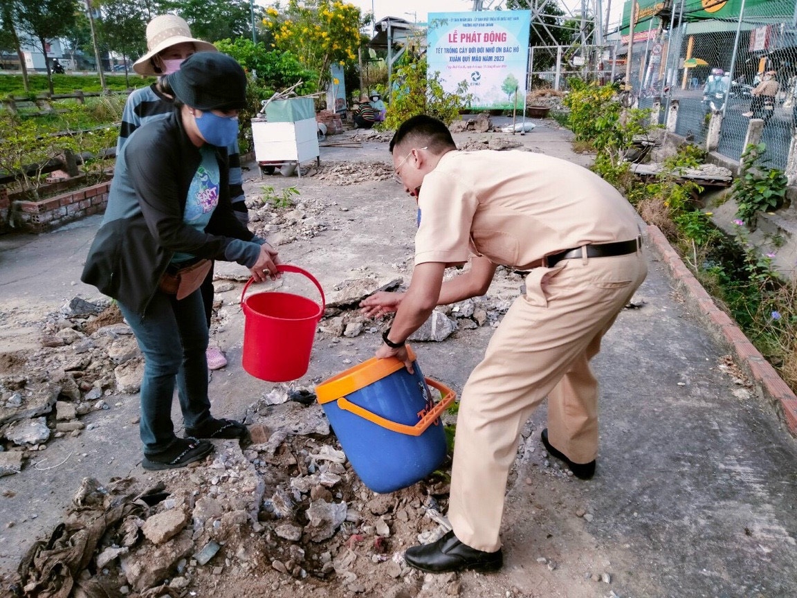 Thực hiện “Tết trồng cây đời đời nhớ ơn Bác Hồ” và bảo vệ môi trường