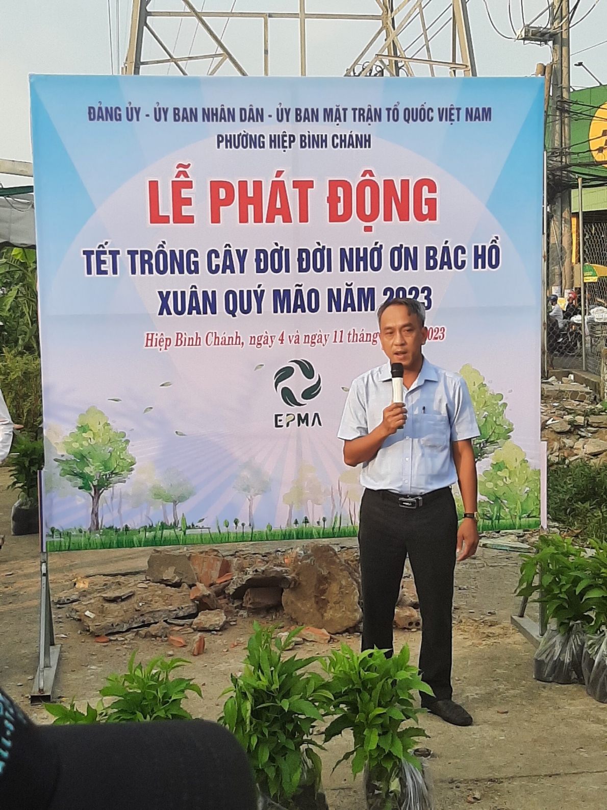 Thực hiện “Tết trồng cây đời đời nhớ ơn Bác Hồ” và bảo vệ môi trường