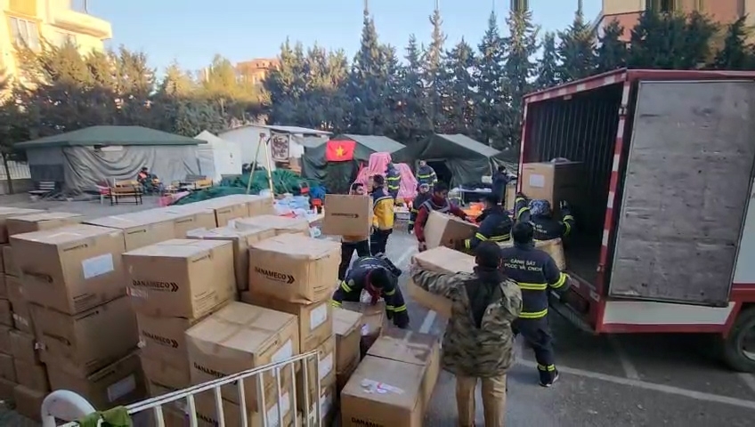 Việt Nam trao tặng 2 tấn thiết bị y tế cho Thổ Nhĩ Kỳ