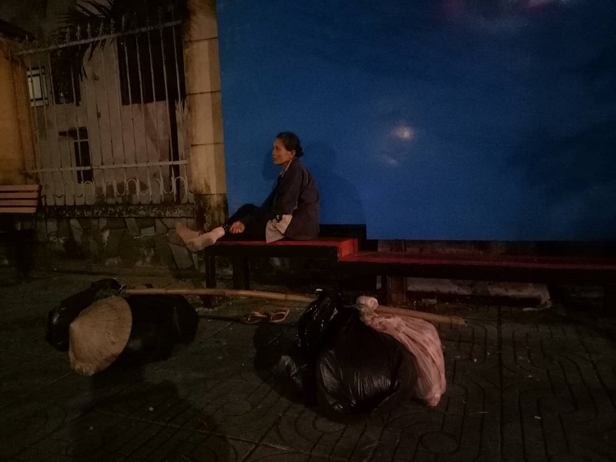 Đồng nát lúc nửa đêm