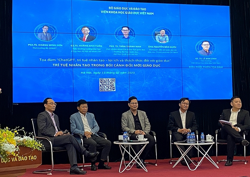 Các chuyên gia tham gia tọa đàm.