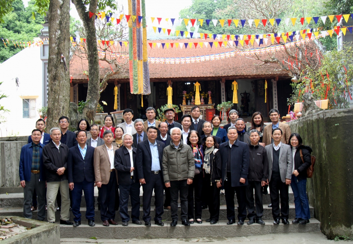 Đoàn Hội NCT thành phố Hà Nội và Cụm thi đua số III thăm Di tích lịch sử Chùa Trầm