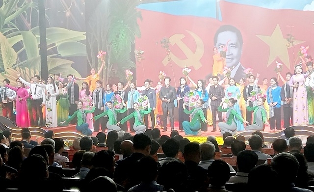 Tiết mục văn nghệ tại buổi lễ kỷ niệm