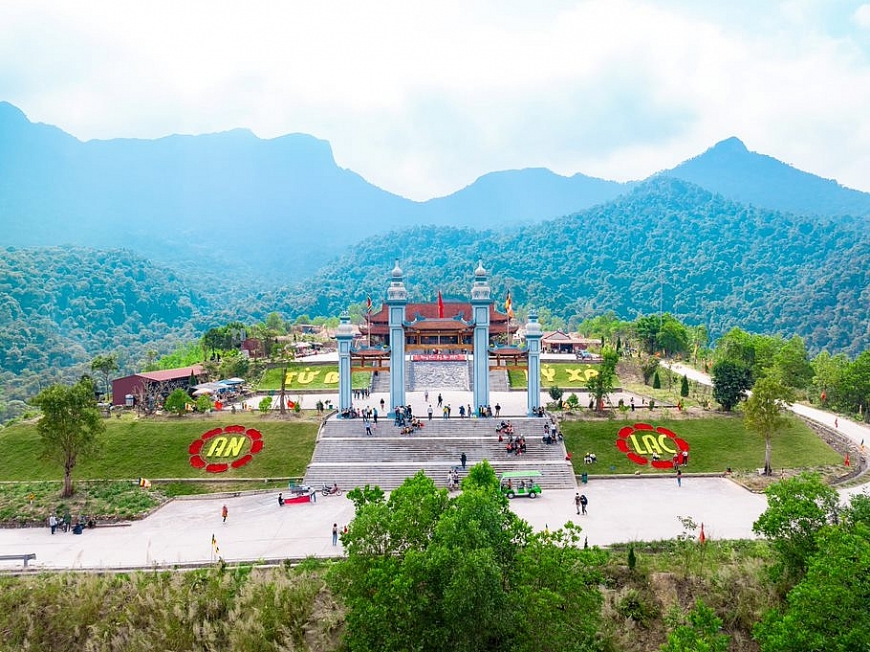 Chiêm ngưỡng vẻ đẹp của khu du lịch tâm linh - sinh thái Tây Yên Tử