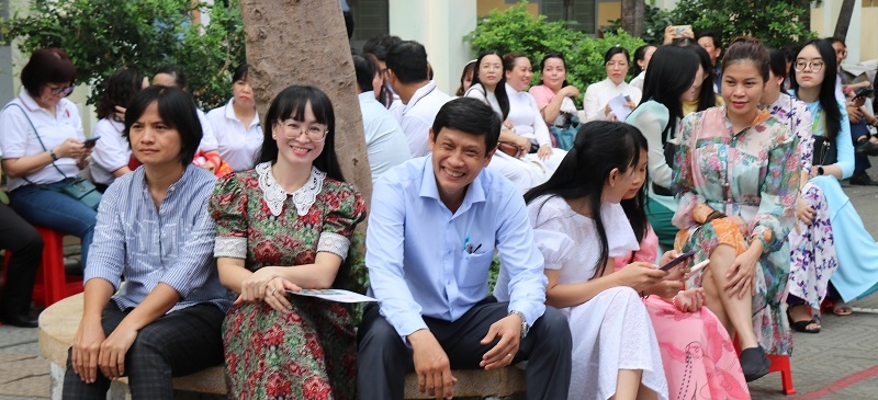 Trường THPT Lê Thánh Tôn: Tổ chức Lễ giỗ vua Lê Thánh Tôn lần thứ 526 (1497-2023)