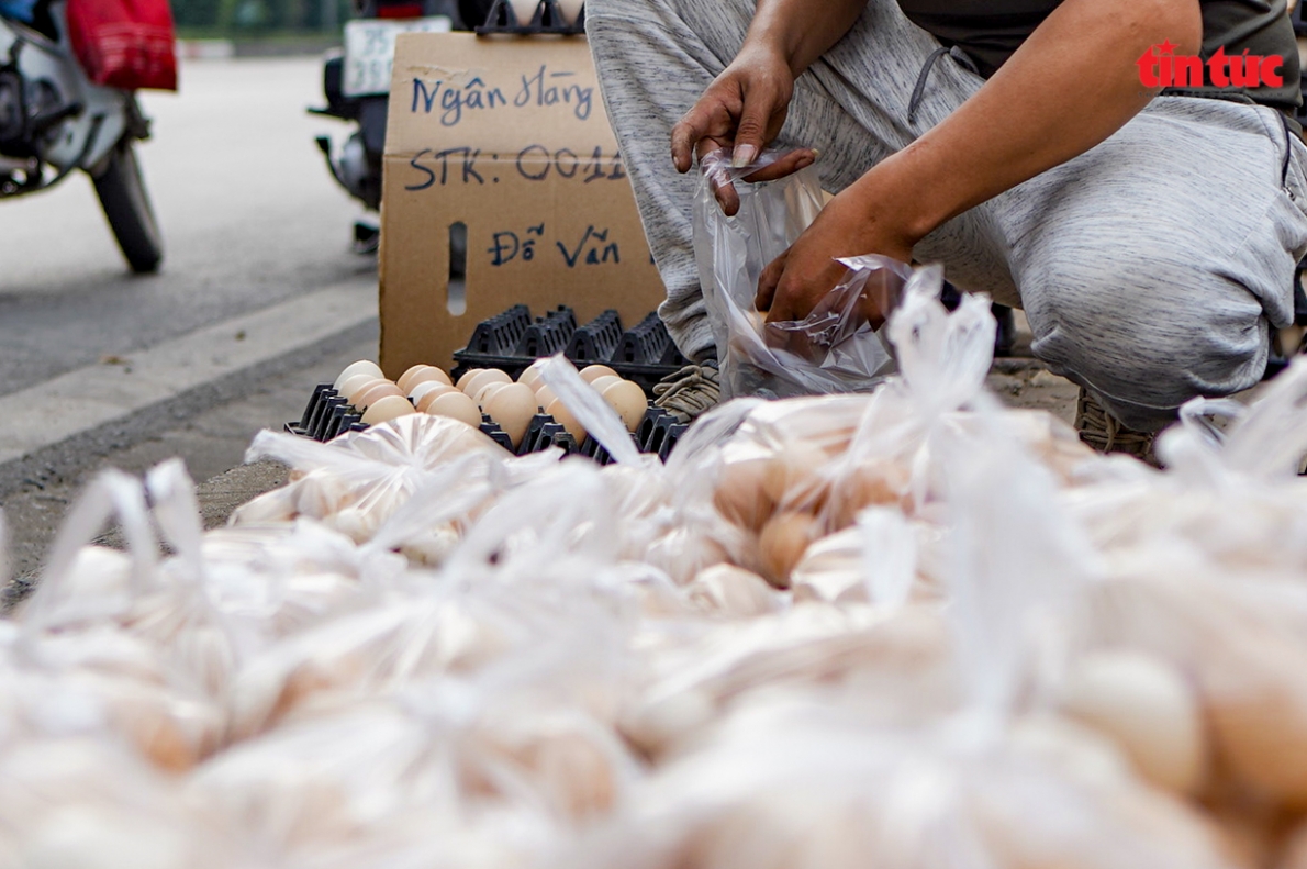Tểu thương còn ghi rõ số tài khoản ngân hàng để người mua tiện giao dịch.