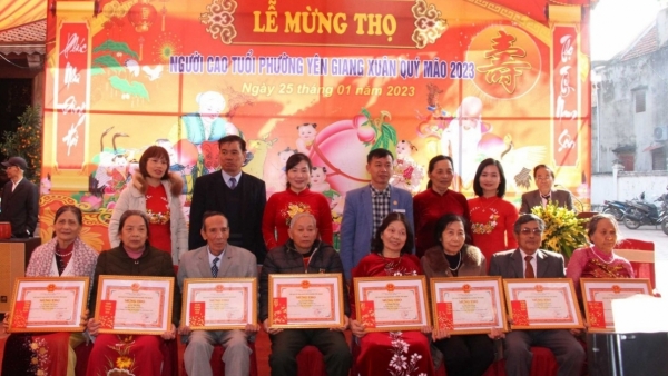 2.642 người cao tuổi được mừng thọ, tặng quà nhân dịp đón Xuân Quý Mão