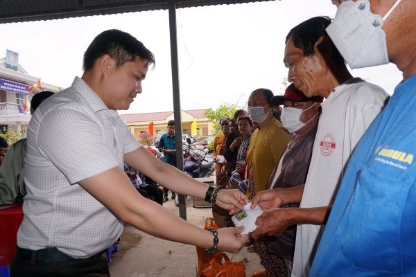 GoodCharme mang niềm vui đến cho sinh viên và các hộ có hoàn cảnh khó khăn ở Bạc Liêu