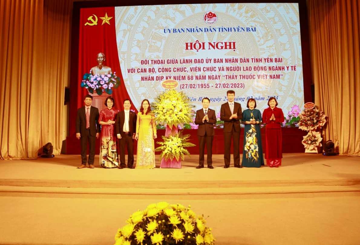 Các tỉnh Phú Thọ, Yên Bái, Lào Cai: Gặp mặt kỷ niệm 68 năm Ngày Thầy thuốc Việt Nam