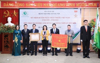 Bệnh viện Phụ sản Hà Nội nhận danh hiệu Anh hùng Lao động thời kỳ đổi mới