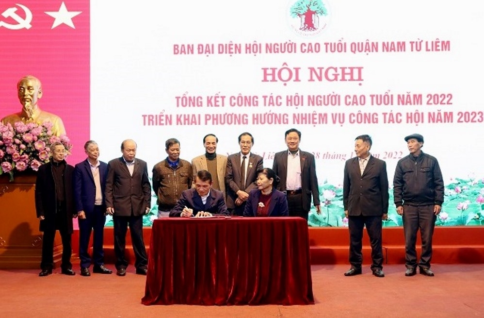 Hội NCT các phường thuộc quận Nam Từ Liêm, TP Hà Nội kí kết giao ước thi đua năm 2023