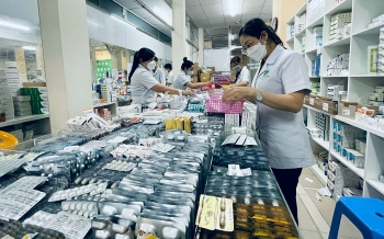 Chính phủ ban hành Nghị quyết số 30/NQ-CP về đảm thuốc, trang thiết bị y tế
