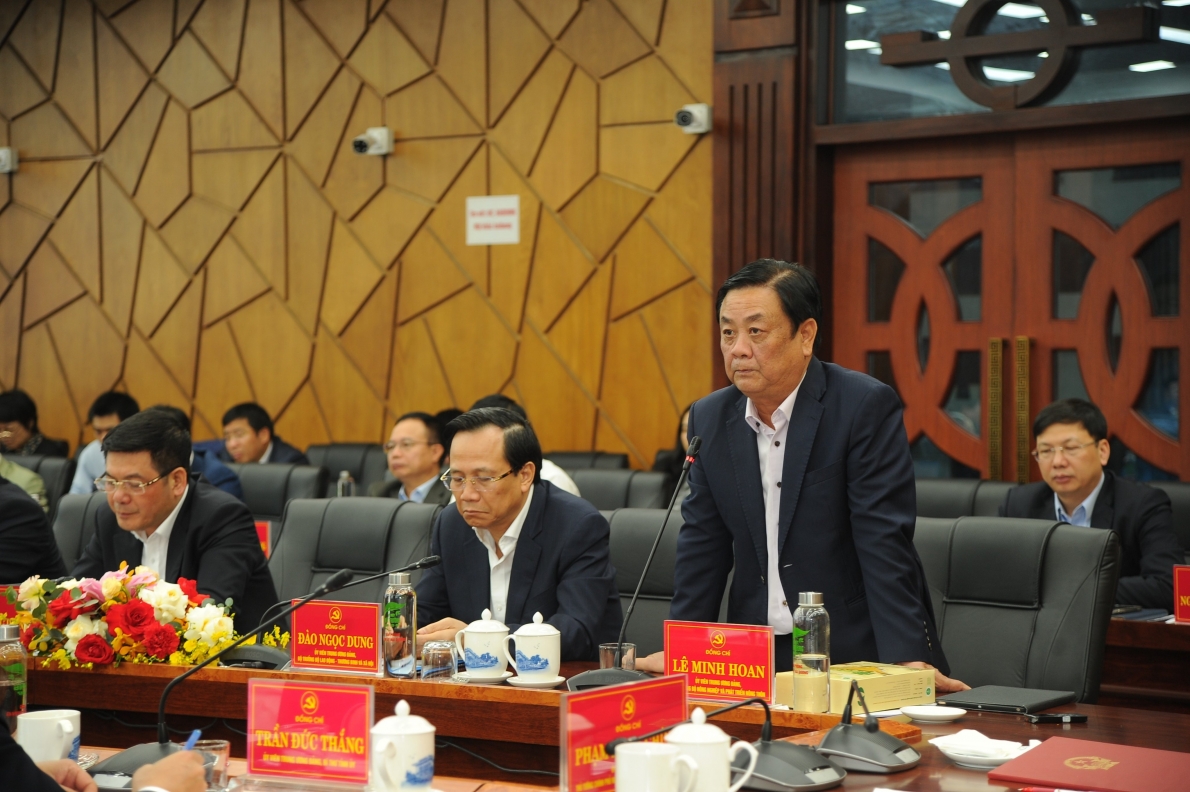 Thủ tướng Phạm Minh Chính làm việc với Ban Thường vụ Tỉnh ủy Hải Dương