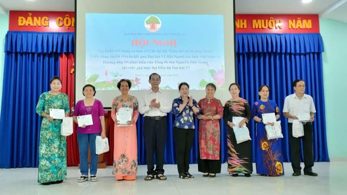 Cần chủ động trao thẻ hội viên cho NCT