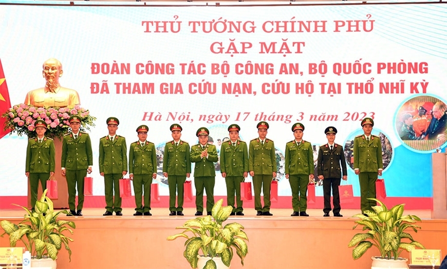 Thủ tướng Phạm Minh Chính gặp mặt Đoàn công tác tham gia hỗ trợ nhân đạo và cứu trợ thảm họa động đất tại Thổ Nhĩ Kỳ của Bộ Quốc phòng, Bộ Công an