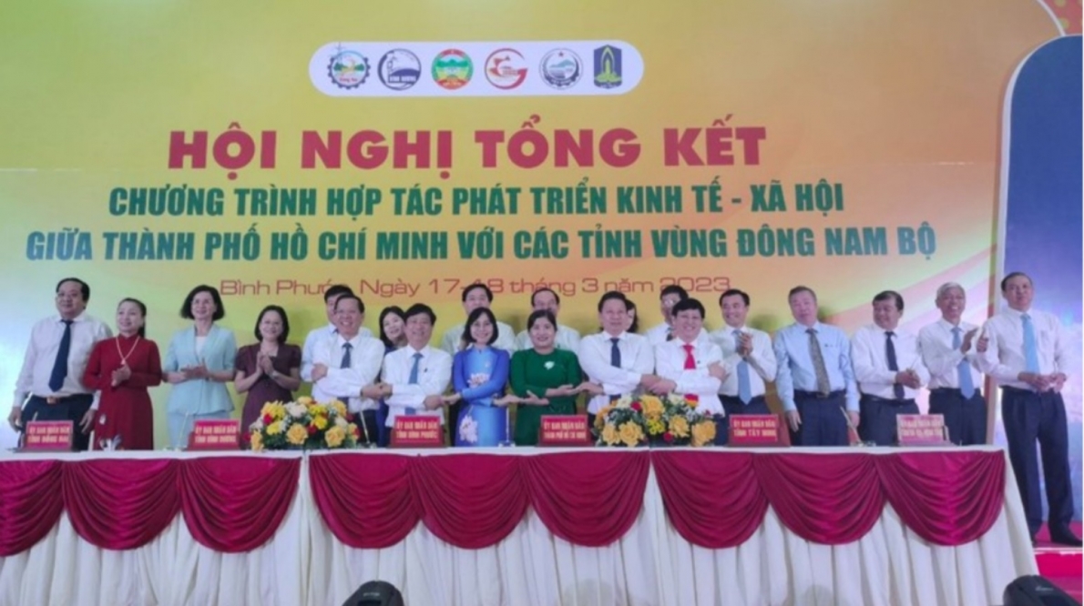 TP. Hồ Chí Minh và các tỉnh vùng Đông Nam Bộ ký kết thỏa thuận hợp tác phát triển Kinh tế - xã hội đến năm 2025