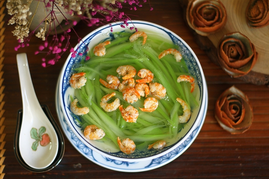 Người cao tuổi cần biết: Lợi ích của quả bầu đối với sức khỏe