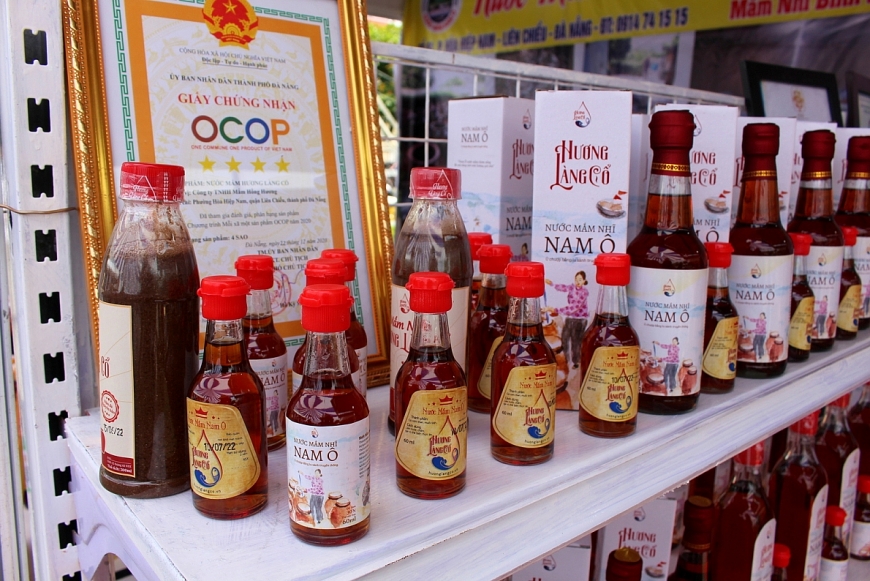 Thương hiệu nước mắm truyền thống Hương Làng Cổ đạt OCOP 4 sao.