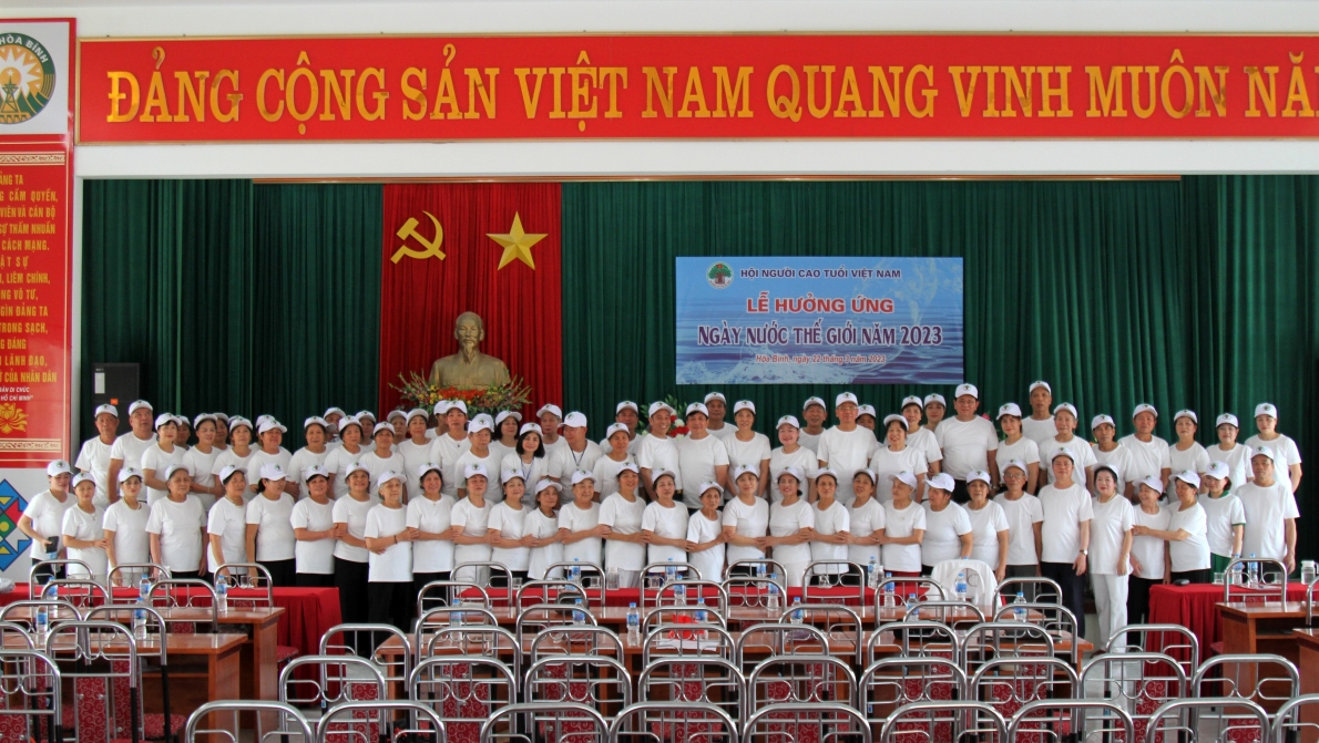 Các đại biểu tham gia chương trình