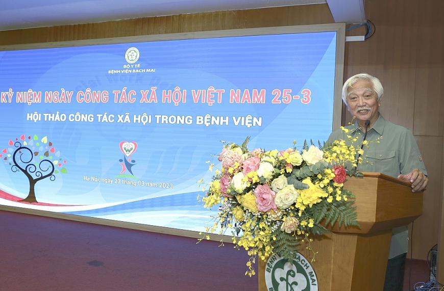 Công tác xã hội trong Bệnh viện: Cánh tay nối dài hỗ trợ người bệnh và cộng đồng Công tác xã hội trong Bệnh viện: Cánh tay nối dài hỗ trợ người bệnh và cộng đồng