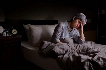 Người cao tuổi cần biết: Tác hại của bệnh mất ngủ kéo dài?