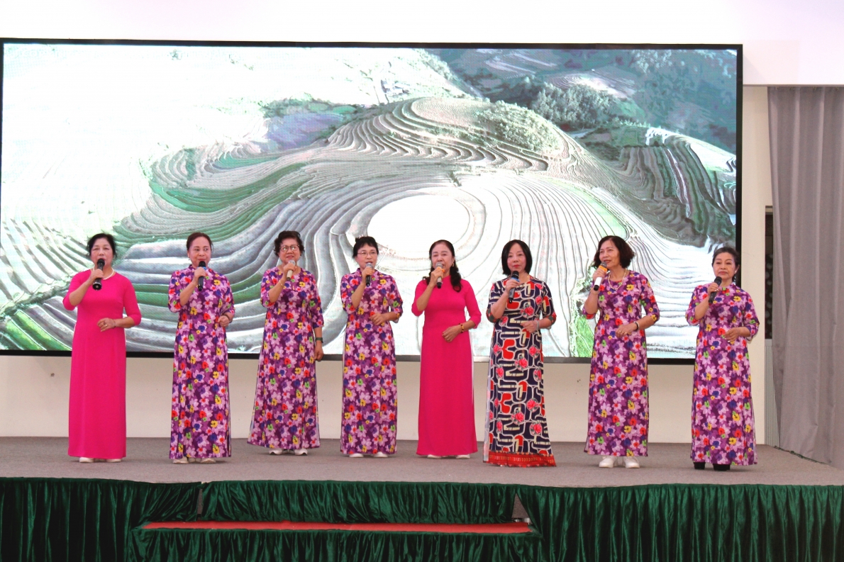 Niềm vui nhân ba…