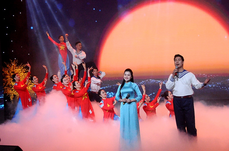 Chức danh nghề nghiệp tuyên truyền viên văn hóa chính được áp dụng ngạch lương của viên chức loại A2, nhóm 2 (A2.2), từ hệ số lương 4,00 đến hệ số lương 6,38.