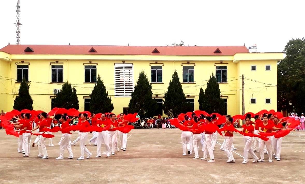 Bài dưỡng sinh của người cao tuổi huyện Lục Nam, tỉnh Bắc Giang Bài dưỡng sinh của người cao tuổi huyện Lục Nam, tỉnh Bắc Giang