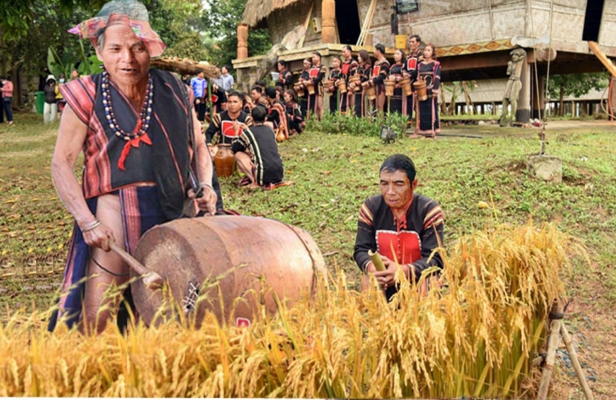 ià làng Đinh Yom đánh trống làm lẽ cầu mùa 2023.