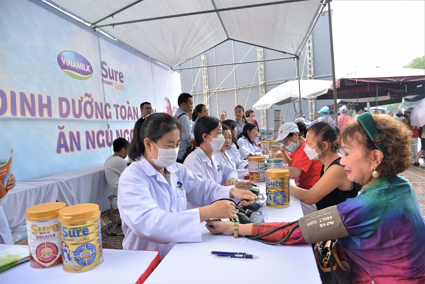 Trung tâm Dinh dưỡng thường xuyên tổ chức các hoạt động tại địa phương, qua đó tiếp cận sâu sát hơn với tình hình sức khỏe dinh dưỡng của người dân, đặc biệt là của trẻ em và người cao tuổi